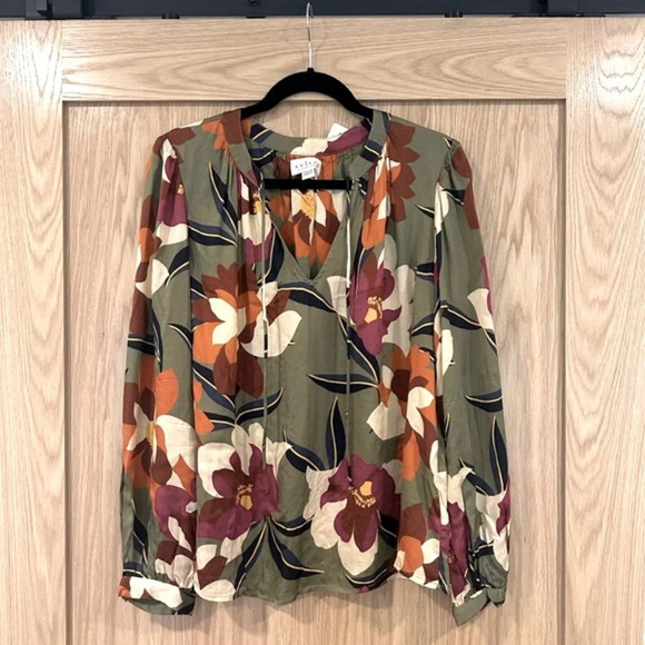 Velvet by Graham &  Spencer Isra Satin Printed Blouse - Picture 5 of 12